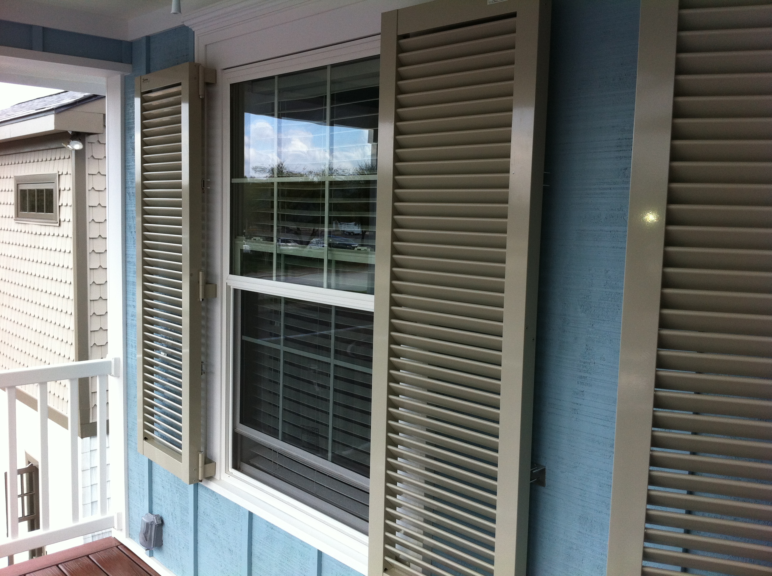 hurricane prepare colonial shutters